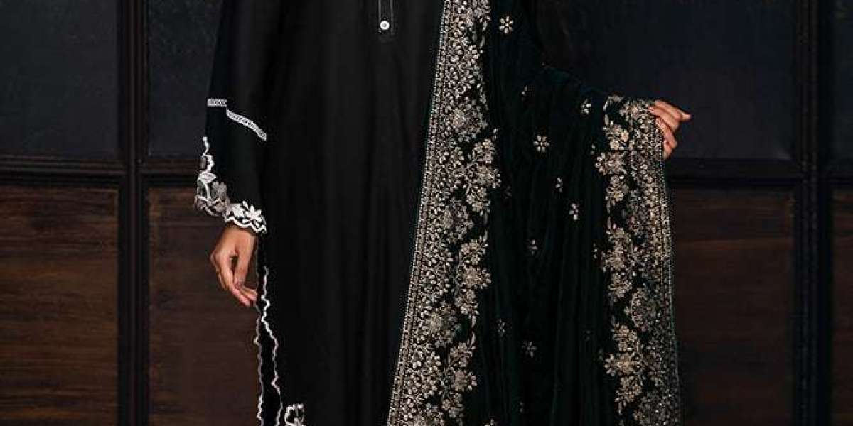 Sarwat pk – Elegance and Luxury in Every Shawl