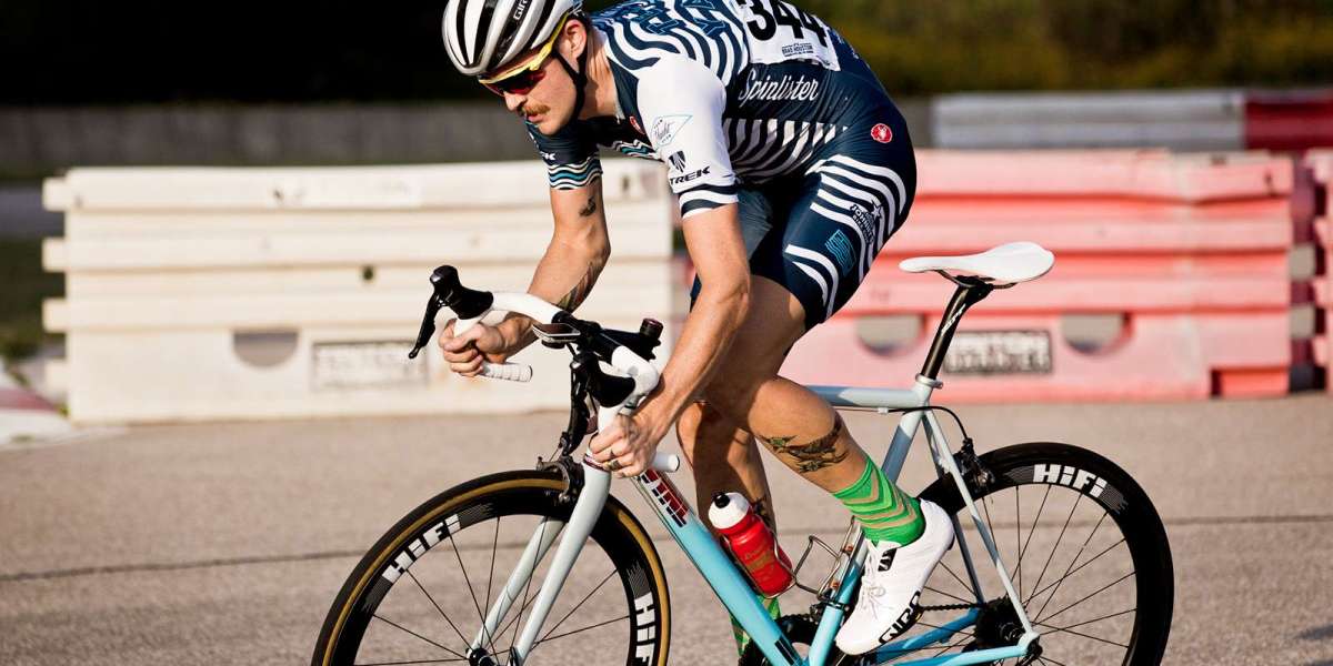 Top Trends in Cycling Apparel: What USA Manufacturers Are Creating in 2025