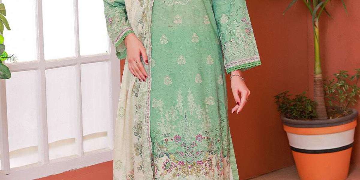 Lawn Dress Trends Every Woman Needs This Summer