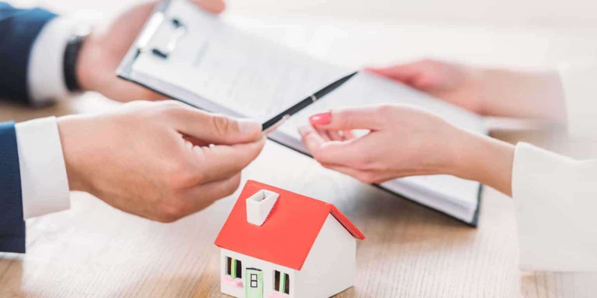 Conventional Refinance Rates vs FHA Rates: Key Differences Explained