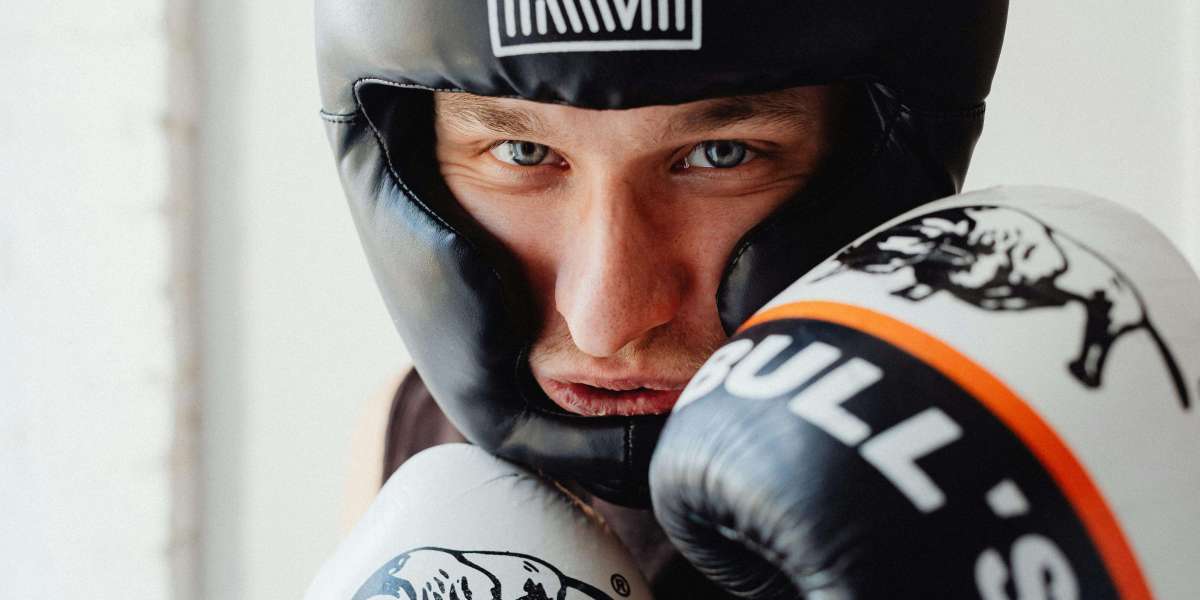 Boxing Gloves: A Complete Guide to Choosing, Training, and Maximizing Performance